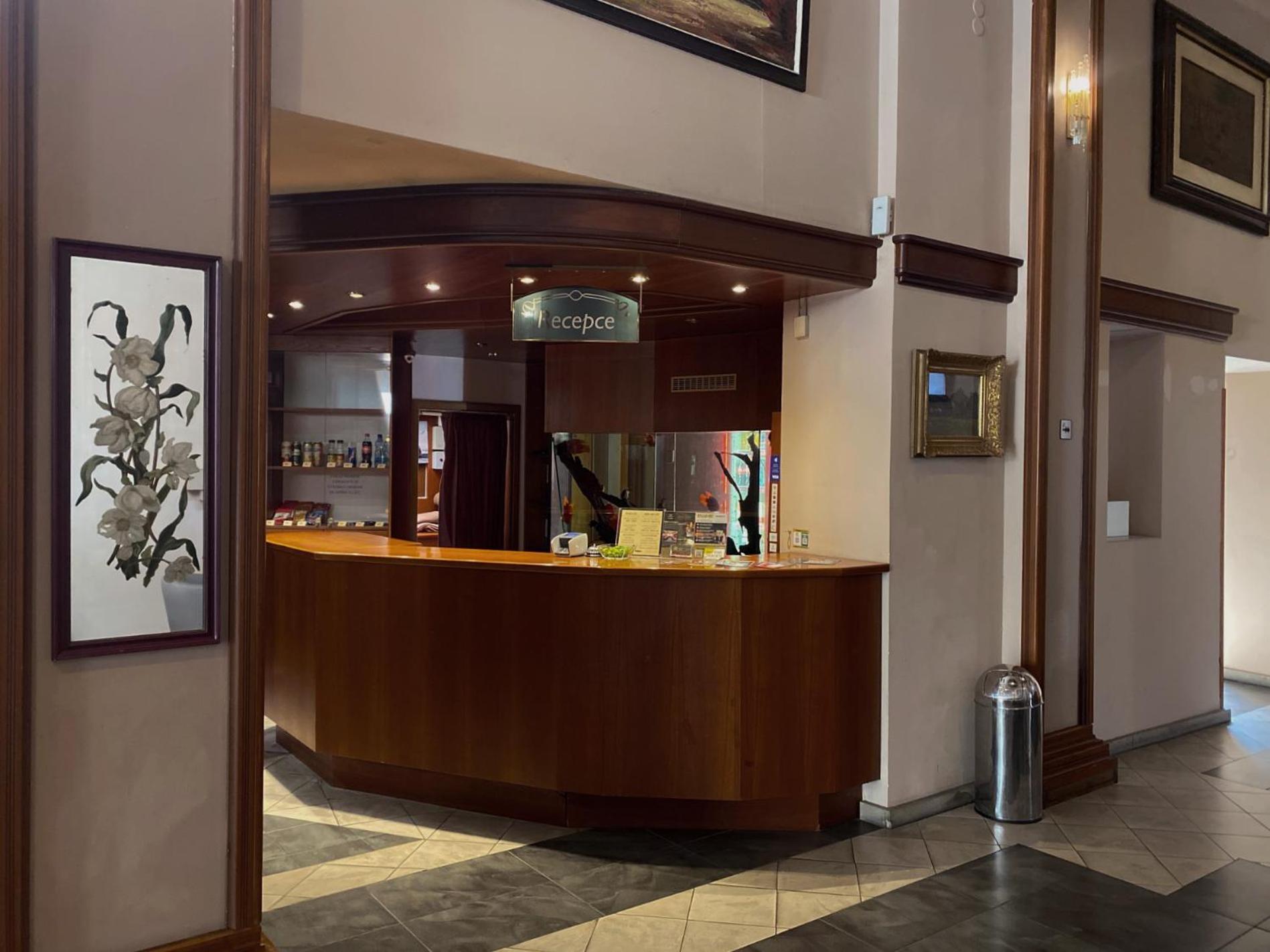 Hotel Zlata Stika Пардубице Екстериор снимка