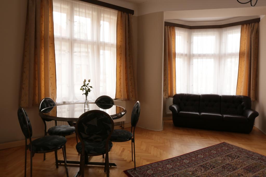 Hotel Zlata Stika Пардубице Екстериор снимка
