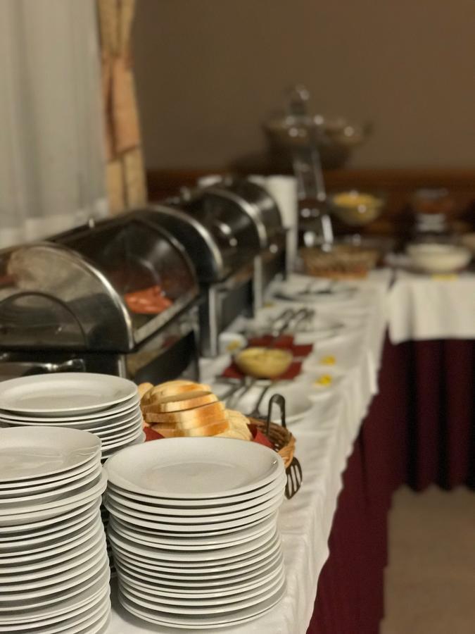 Hotel Zlata Stika Пардубице Екстериор снимка